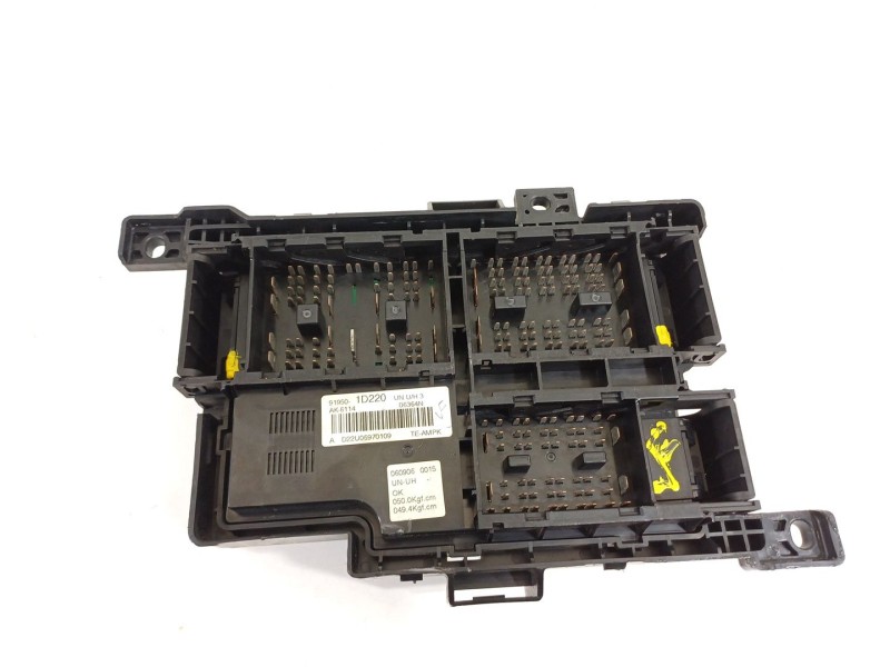 Recambio de caja reles / fusibles para kia carens (un) concept referencia OEM IAM 919501D220  