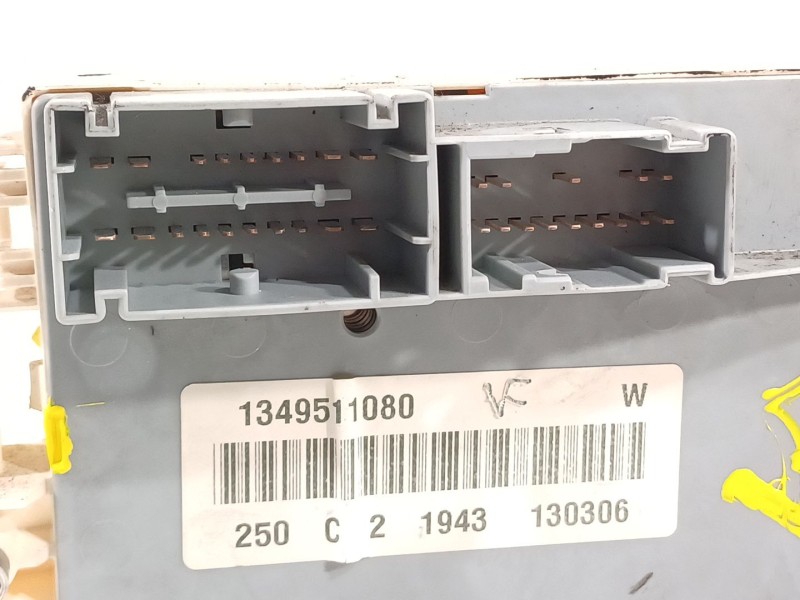 Recambio de caja reles / fusibles para peugeot boxer autobús 2.2 hdi 120 referencia OEM IAM 1349511080  