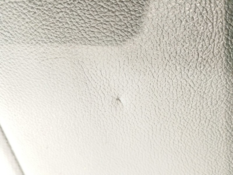 Recambio de guarnecido puerta delantera derecha para hyundai kona tecno 2wd referencia OEM IAM 82380j9000  