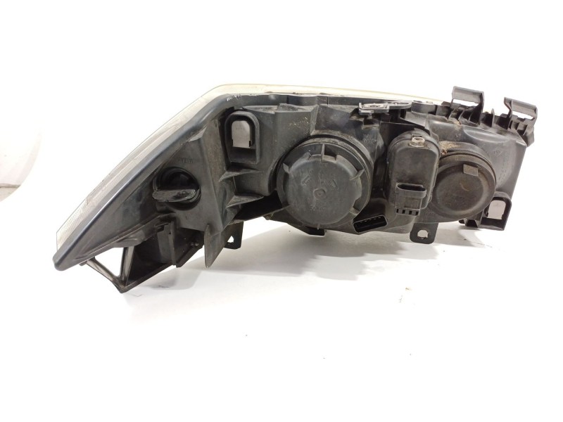 Recambio de faro izquierdo para renault megane ii classic berlina confort authentique referencia OEM IAM 7701064018  