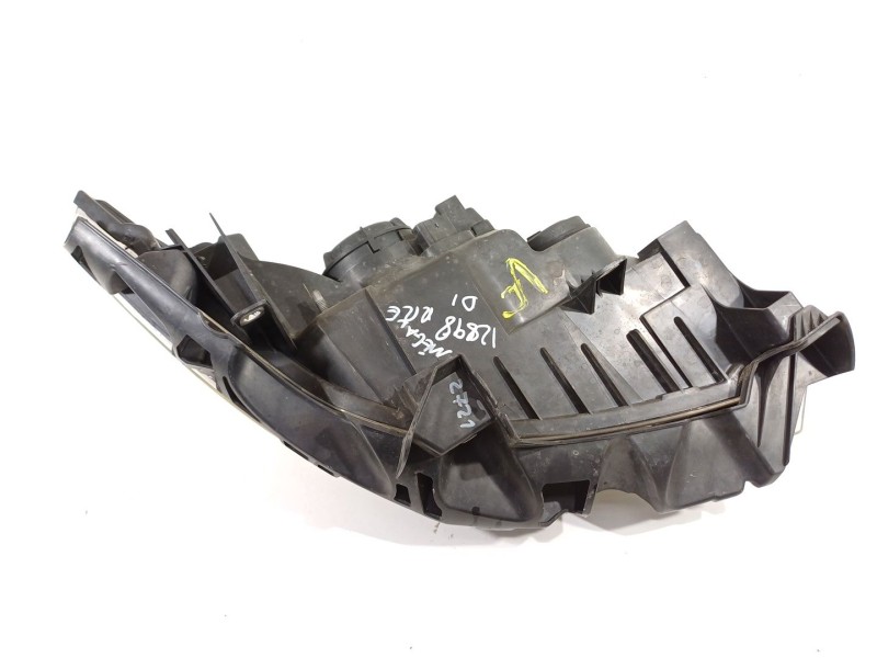 Recambio de faro izquierdo para renault megane ii classic berlina confort authentique referencia OEM IAM 7701064018  