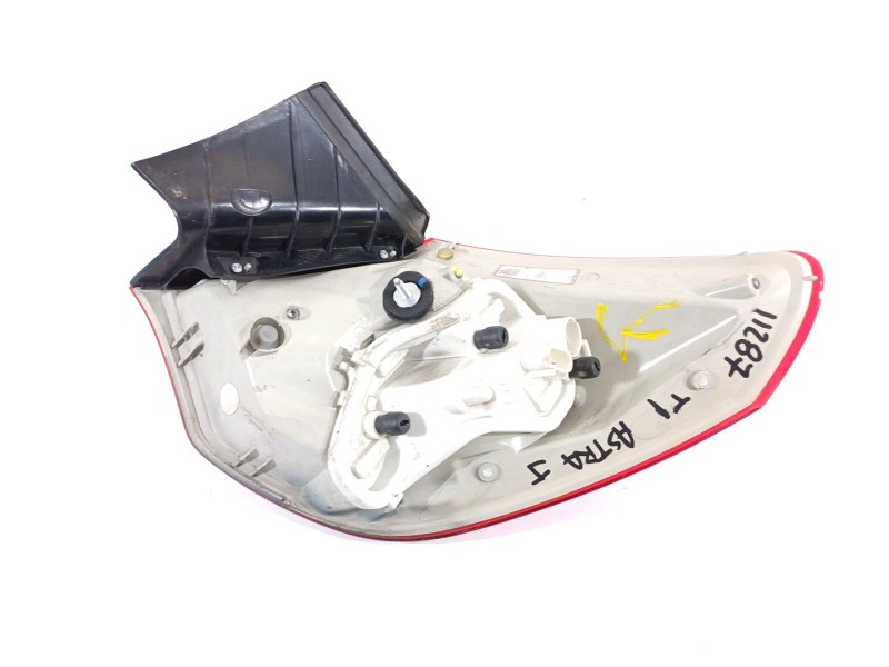 Recambio de piloto trasero izquierdo para opel astra j lim. selective referencia OEM IAM 13306453  