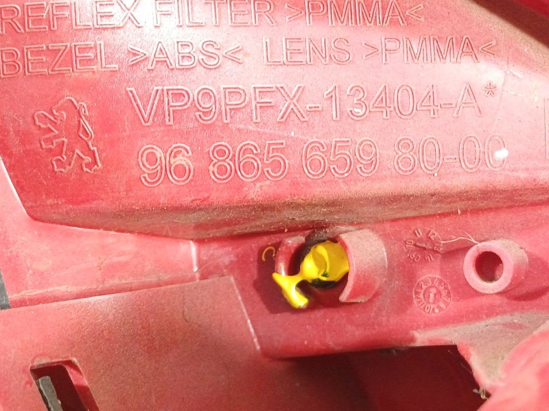 Recambio de piloto trasero derecho para peugeot 207/207+ (wa_, wc_) 1.4 hdi referencia OEM IAM 9686565980  