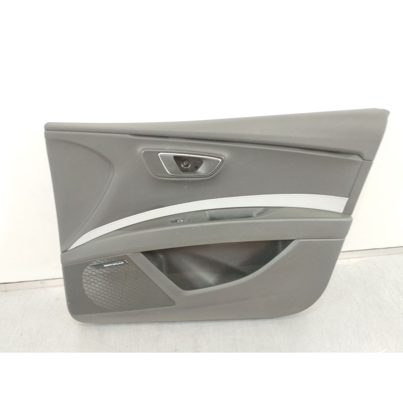 Recambio de guarnecido puerta delantera derecha para seat leon (5f1) cupra 280 referencia OEM IAM 5F4867612  