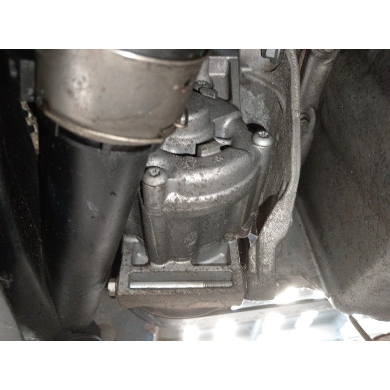 Recambio de compresor aire acondicionado para dacia sandero ambiance referencia OEM IAM 926009154R  