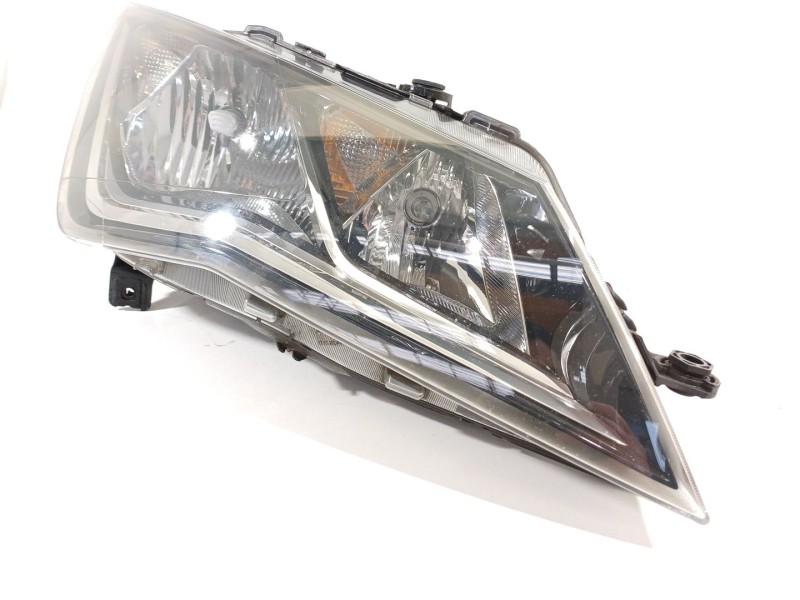 Recambio de faro derecho para seat leon st (5f8) 1.6 tdi referencia OEM IAM 5F1941006A  