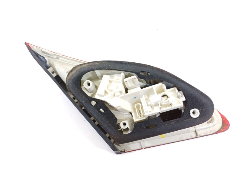 Recambio de piloto trasero derecho en porton para opel astra j lim. selective referencia OEM IAM 13306455  