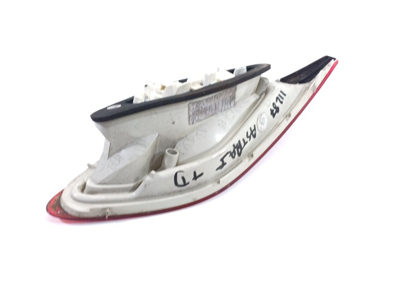 Recambio de piloto trasero derecho en porton para opel astra j lim. selective referencia OEM IAM 13306455  