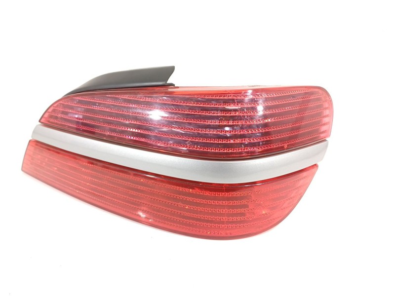 Recambio de piloto trasero derecho para peugeot 406 (8b) 2.0 hdi 110 referencia OEM IAM 9630364777  