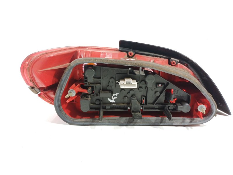 Recambio de piloto trasero derecho para peugeot 406 (8b) 2.0 hdi 110 referencia OEM IAM 9630364777  