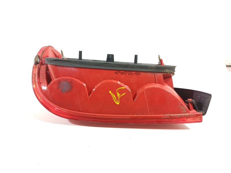 Recambio de piloto trasero derecho para peugeot 406 (8b) 2.0 hdi 110 referencia OEM IAM 9630364777  