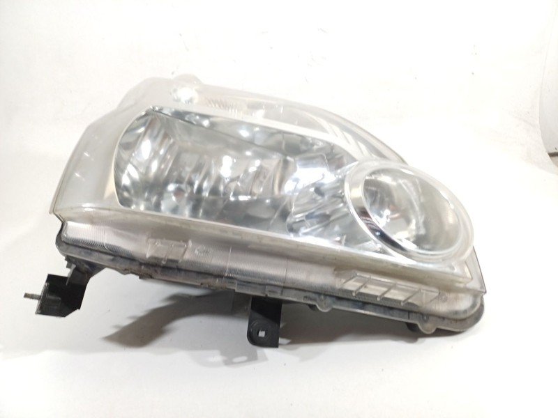 Recambio de faro derecho para nissan x-trail (t31) le referencia OEM IAM 26010JG40A  