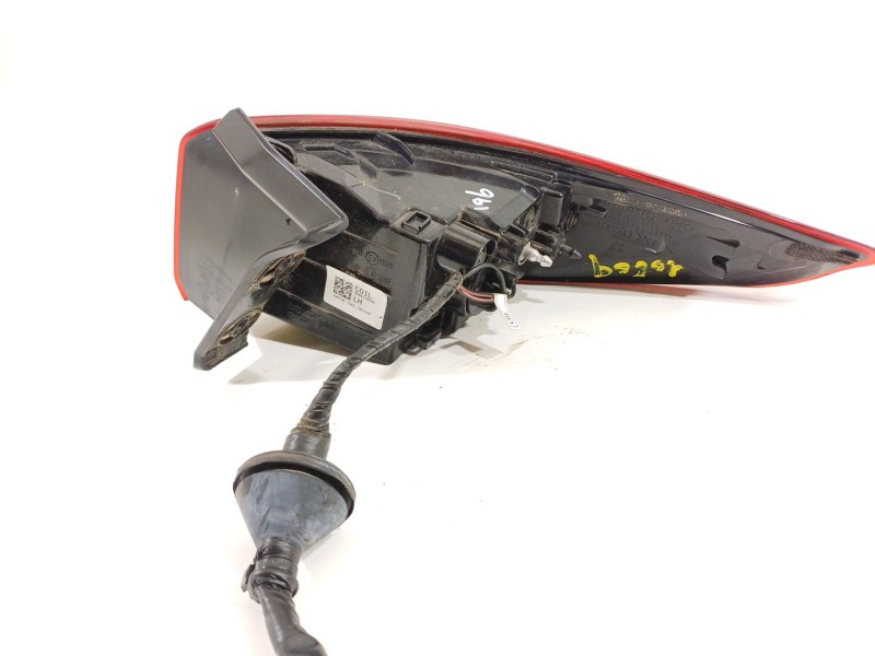 Recambio de piloto trasero izquierdo para hyundai kona tecno 2wd referencia OEM IAM 92401J9000  