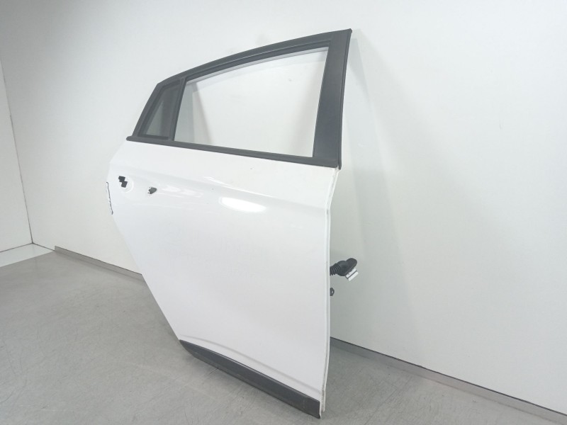 Recambio de puerta trasera derecha para hyundai ioniq elektro referencia OEM IAM 77004G2000  