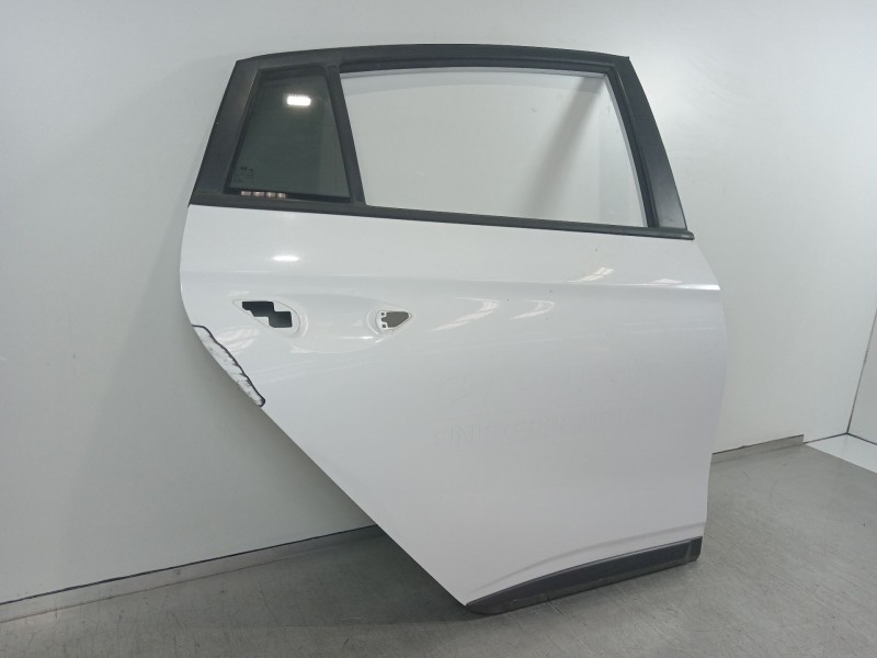 Recambio de puerta trasera derecha para hyundai ioniq elektro referencia OEM IAM 77004G2000  