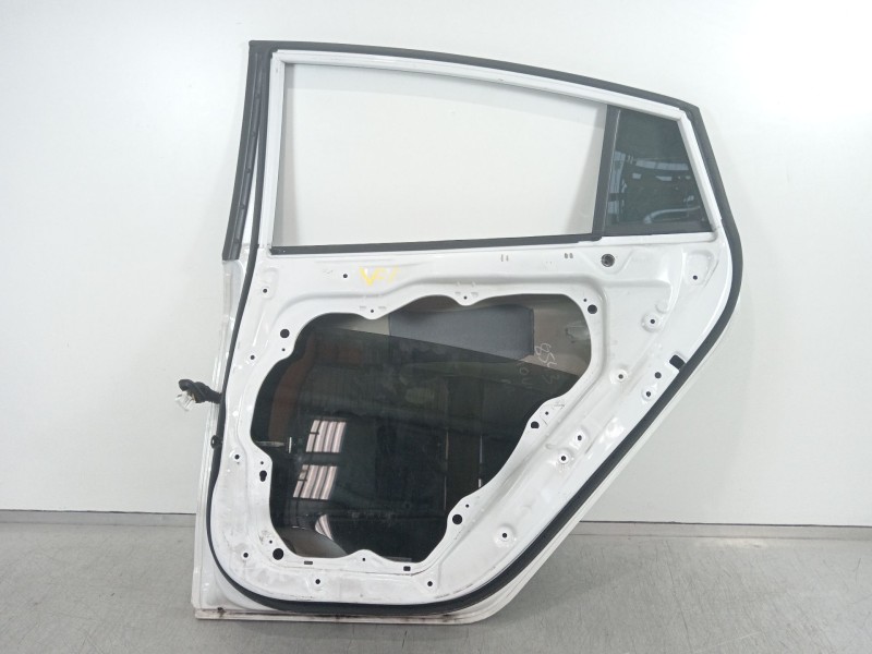 Recambio de puerta trasera derecha para hyundai ioniq elektro referencia OEM IAM 77004G2000  