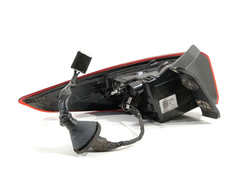 Recambio de piloto trasero derecho para hyundai kona tecno 2wd referencia OEM IAM 92402J9000  