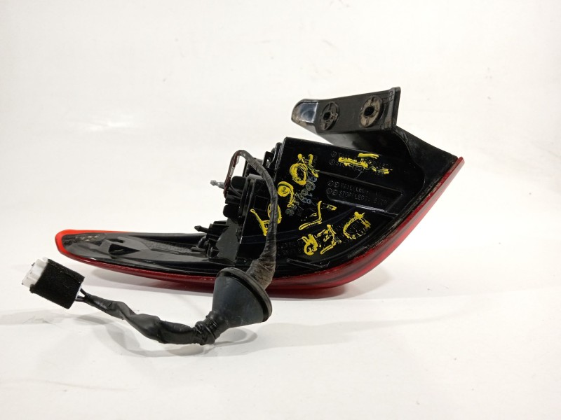 Recambio de piloto trasero derecho para hyundai kona tecno 2wd referencia OEM IAM 92402J9000  