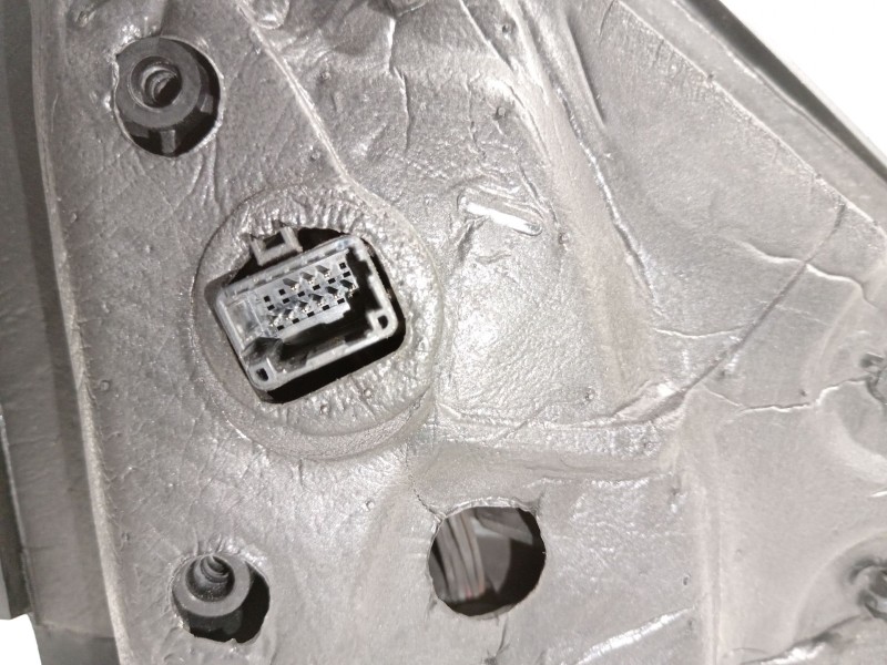 Recambio de retrovisor izquierdo para renault megane iii berlina 5 p dynamique referencia OEM IAM 963020180R  