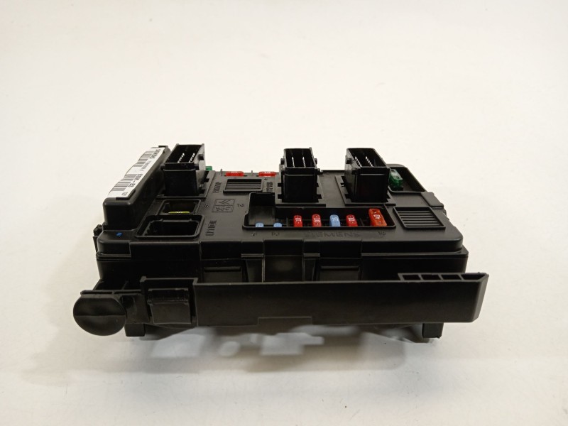 Recambio de caja reles / fusibles para peugeot 1007 sport referencia OEM IAM 9650618480  BSMB3