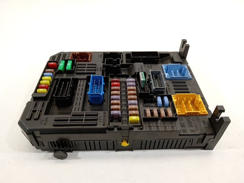 Recambio de caja reles / fusibles para citroën c3 elle referencia OEM IAM 9819851280  BSIEL3CEM00