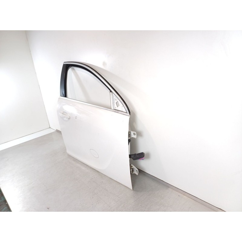 Recambio de puerta delantera derecha para opel insignia sports tourer 2.0 16v cdti referencia OEM IAM   