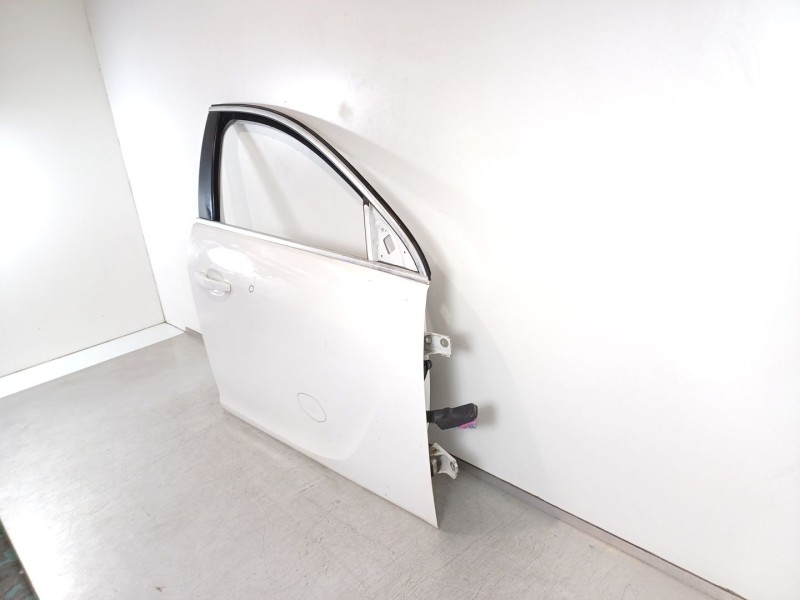 Recambio de puerta delantera derecha para opel insignia sports tourer 2.0 16v cdti referencia OEM IAM   