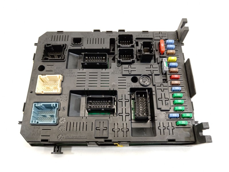 Recambio de caja reles / fusibles para peugeot 5008 premium referencia OEM IAM 9678477180  