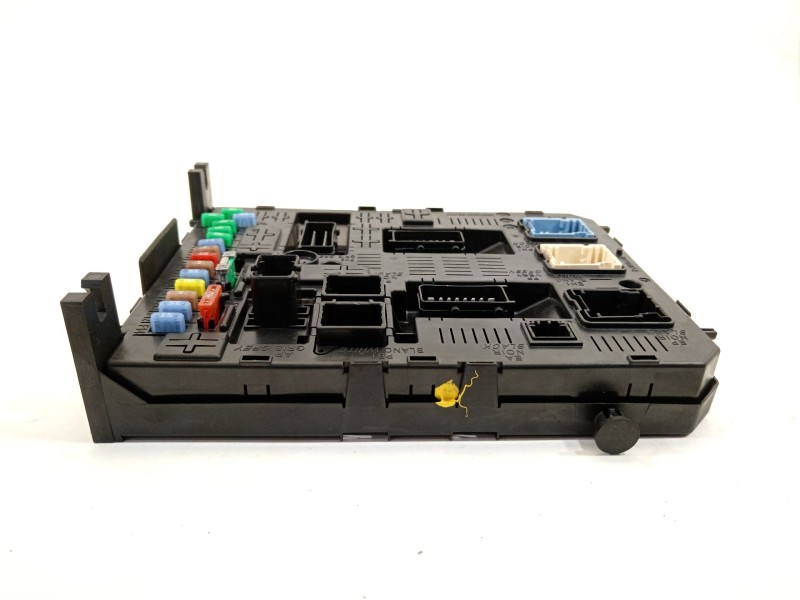 Recambio de caja reles / fusibles para peugeot 308 confort referencia OEM IAM 9664059080  BSI 04 EV K04