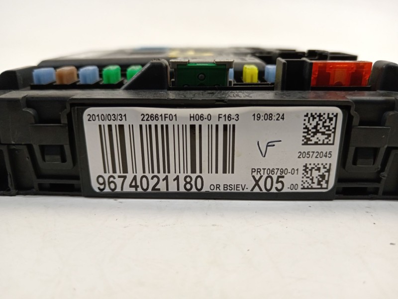 Recambio de caja reles / fusibles para peugeot 207 sw sport referencia OEM IAM 9674021180  