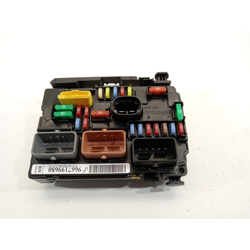 Recambio de caja reles / fusibles para citroën c3 picasso (sh_) 1.4 vti 95 referencia OEM IAM 9667199680  