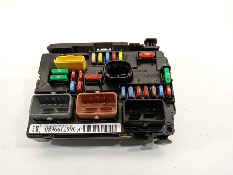 Recambio de caja reles / fusibles para citroën c3 picasso (sh_) 1.4 vti 95 referencia OEM IAM 9667199680  