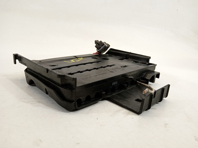 Recambio de caja reles / fusibles para ford c-max edition referencia OEM IAM AV6T14A067BB  