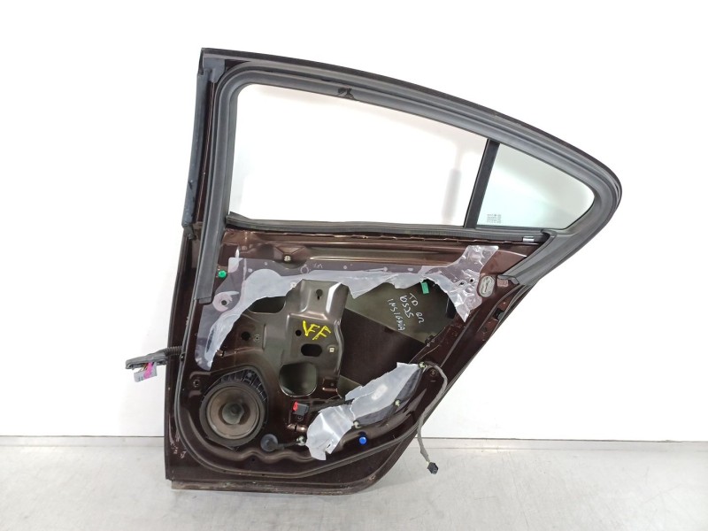Recambio de puerta trasera derecha para opel insignia berlina 2.0 cdti referencia OEM IAM   