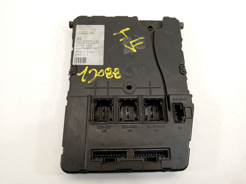 Recambio de caja reles / fusibles para renault megane ii familiar authentique referencia OEM IAM 8200351182  