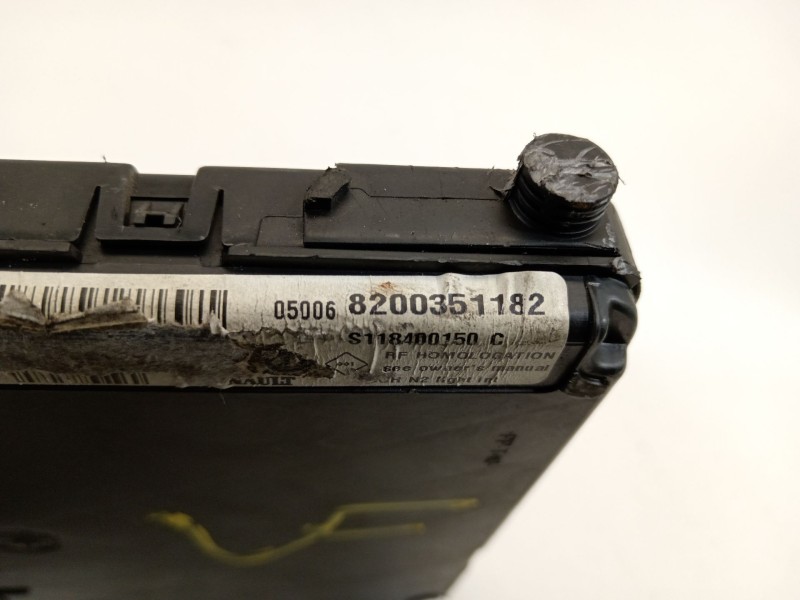 Recambio de caja reles / fusibles para renault megane ii familiar authentique referencia OEM IAM 8200351182  