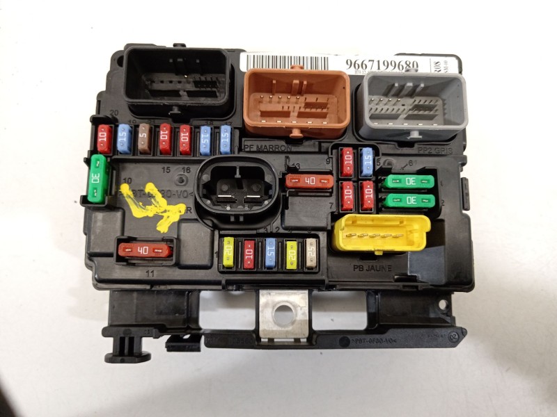 Recambio de caja reles / fusibles para citroën c3 / c3 origin iii (sx) 1.2 vti 68 referencia OEM IAM 9667199680  