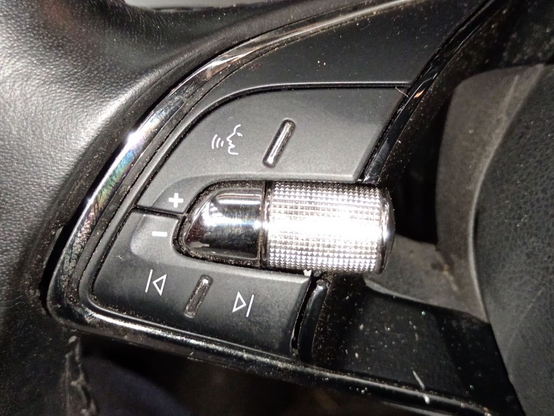 Recambio de mando volante para skoda fabia iii (nj3) 1.0 tsi referencia OEM IAM 5E3919719  