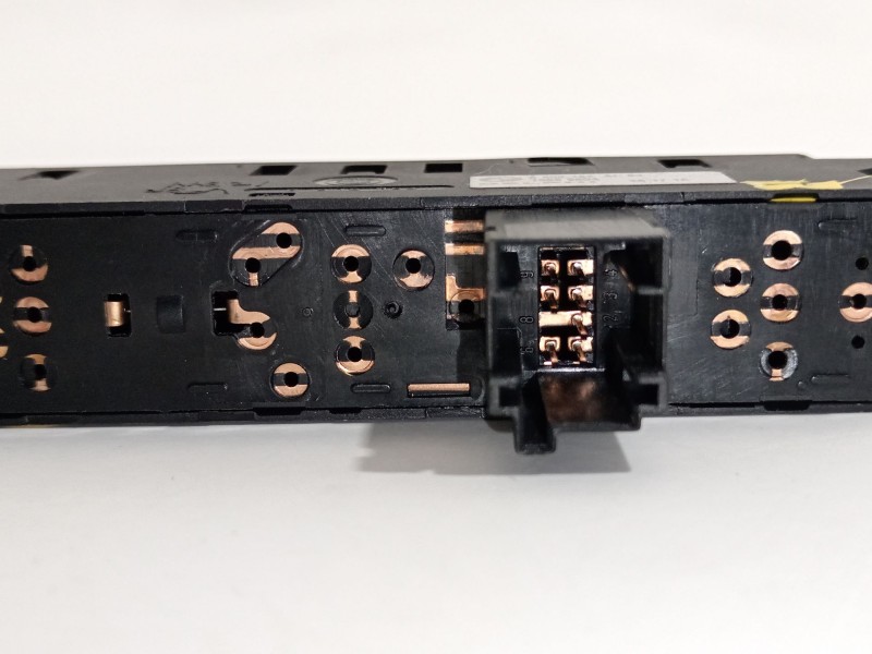 Recambio de mando elevalunas delantero izquierdo para bmw serie 3 berlina (e46) 320d referencia OEM IAM 6902184  15869804