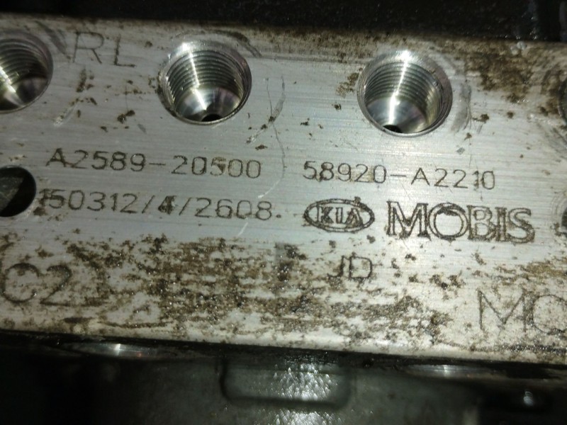 Recambio de abs para kia cee´d (jd) 1.4 cvvt referencia OEM IAM 58920A2210  A258920500