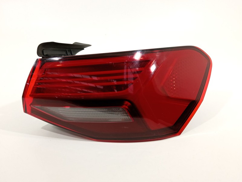 Recambio de piloto trasero derecho para audi a3 sportback (8y) gy referencia OEM IAM 8Y0945070  