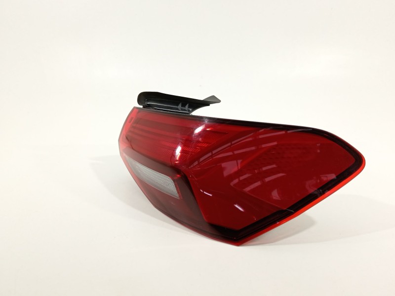 Recambio de piloto trasero derecho para audi a3 sportback (8y) gy referencia OEM IAM 8Y0945070  