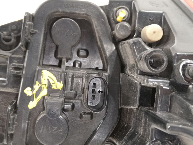 Recambio de piloto trasero derecho para audi a3 sportback (8y) gy referencia OEM IAM 8Y0945070  