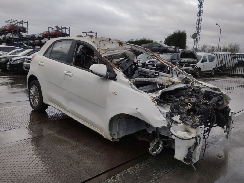 kia rio (yb) del año 2016
