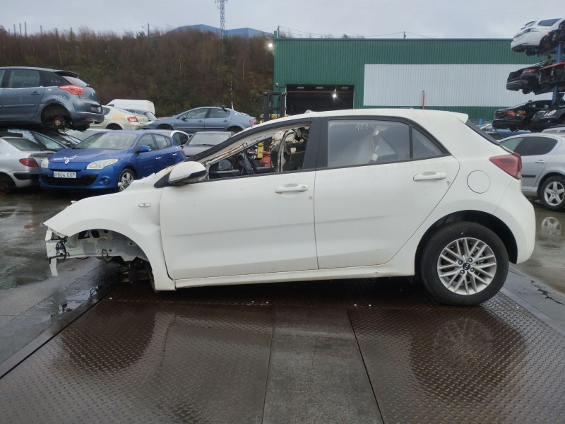 kia rio (yb) del año 2016