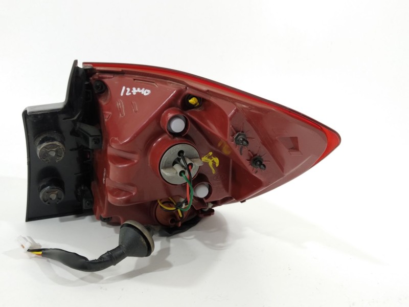 Recambio de piloto trasero izquierdo para kia rio (yb) referencia OEM IAM 92401H8000  