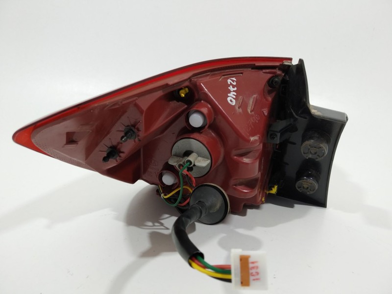 Recambio de piloto trasero derecho para kia rio (yb) referencia OEM IAM 92402H8000  