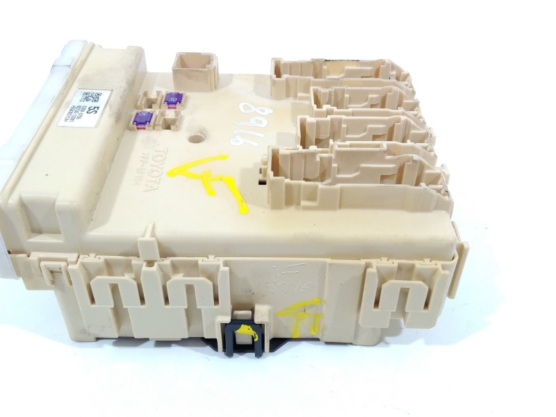 Recambio de caja reles / fusibles para toyota auris active referencia OEM IAM 63586756 8273012X81 8922102480