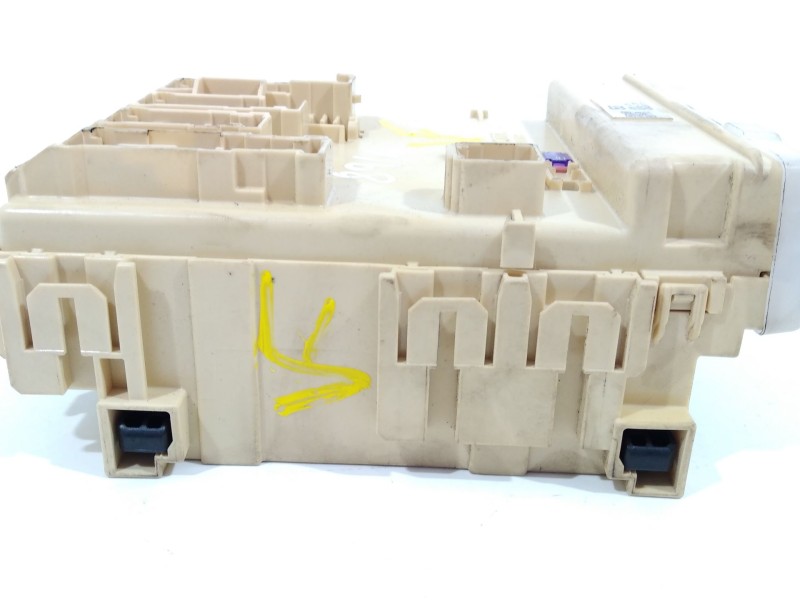 Recambio de caja reles / fusibles para toyota auris active referencia OEM IAM 63586756 8273012X81 8922102480
