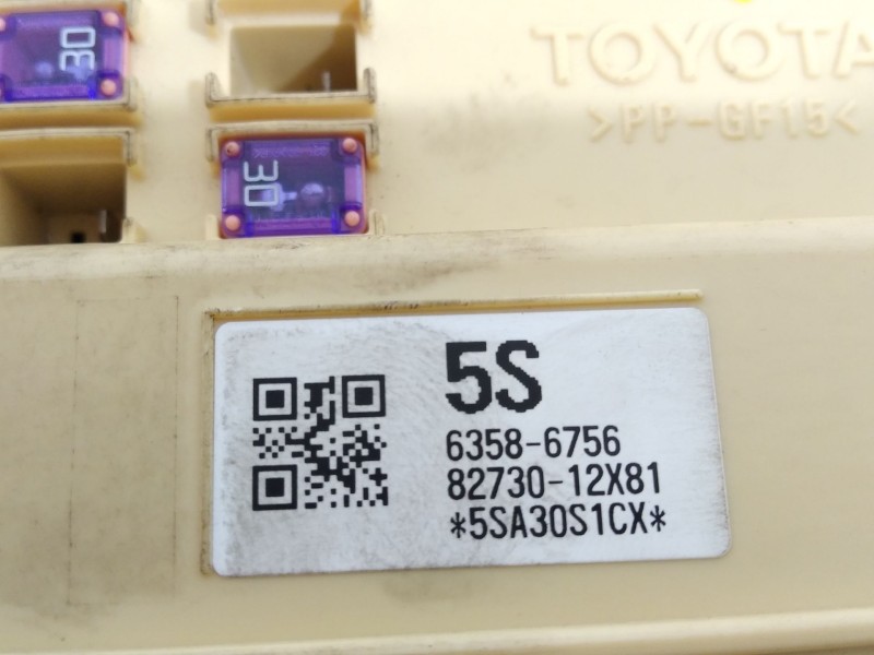 Recambio de caja reles / fusibles para toyota auris active referencia OEM IAM 63586756 8273012X81 8922102480
